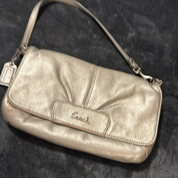 Coach - Picture 7 of 9